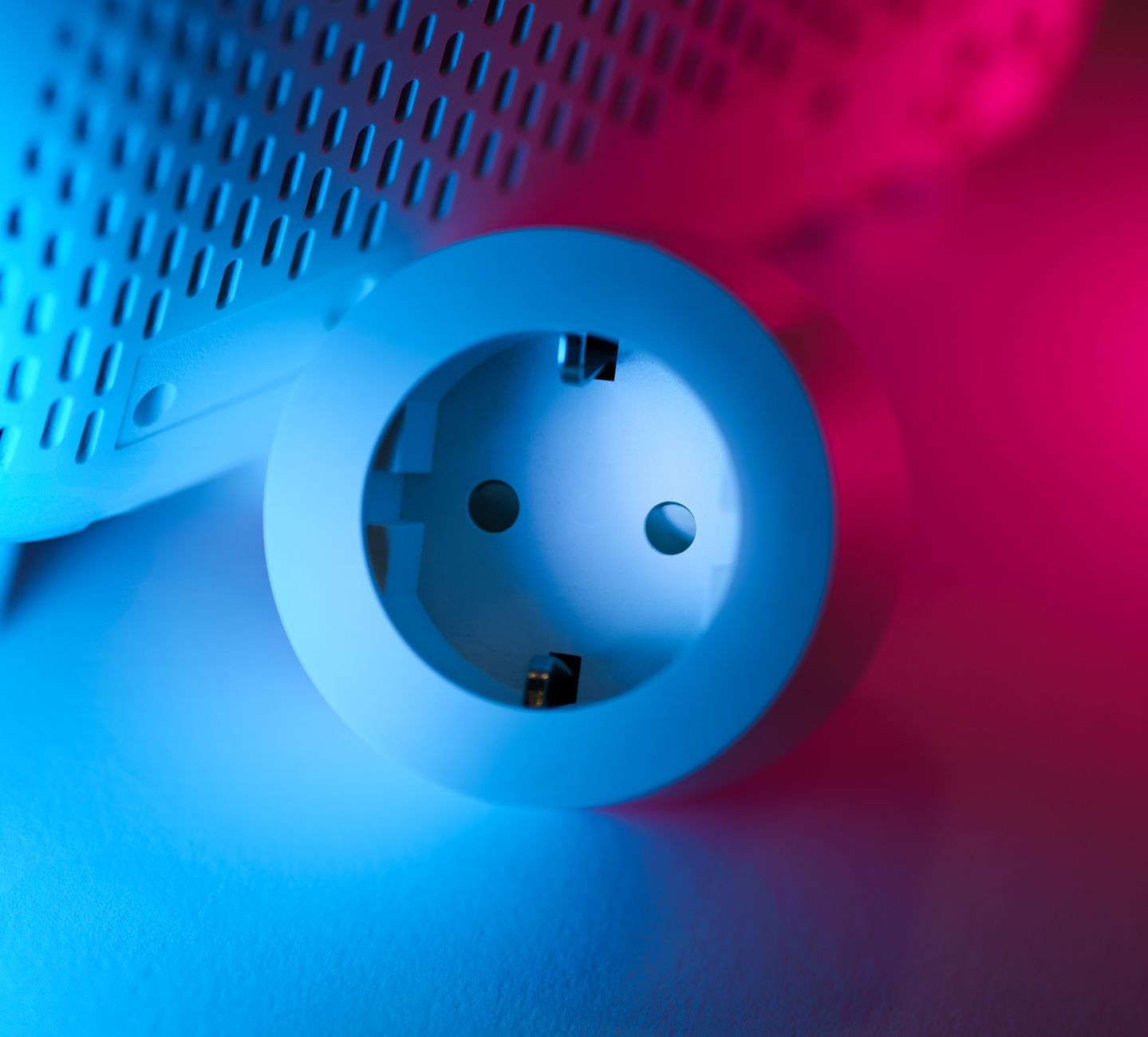 Smart power socket for home technology